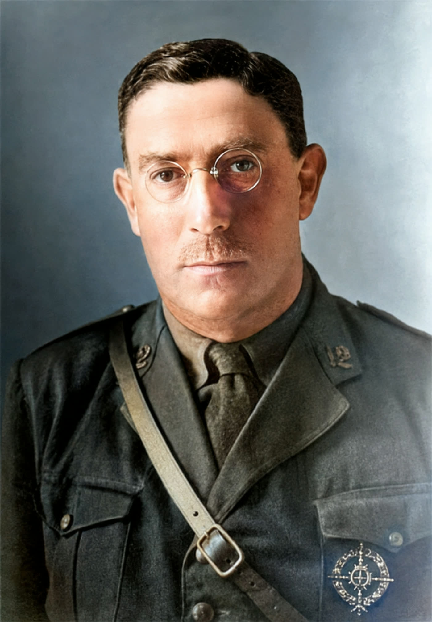 Retrato del comandante Julio Benítez Benítez con uniforme militar